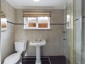 Shower room- click for photo gallery